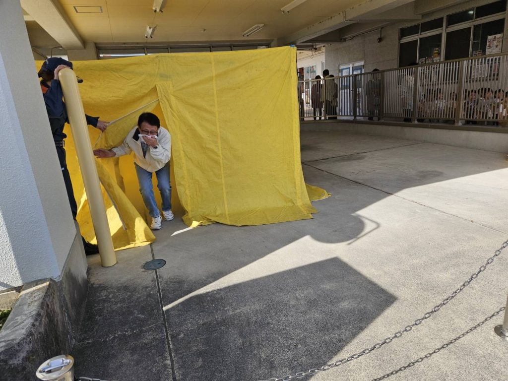 地域の方も煙ハウス体験しました